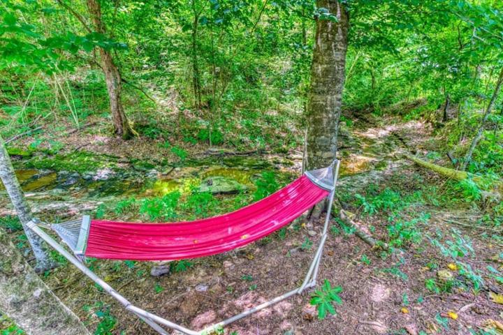 The Aries-A Stargazing, Luxury Glamping Tent Rogersville エクステリア 写真