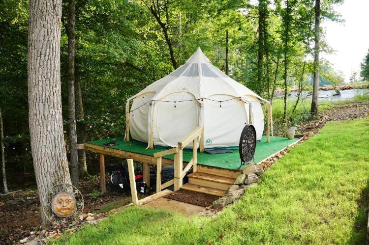 The Aries-A Stargazing, Luxury Glamping Tent Rogersville エクステリア 写真